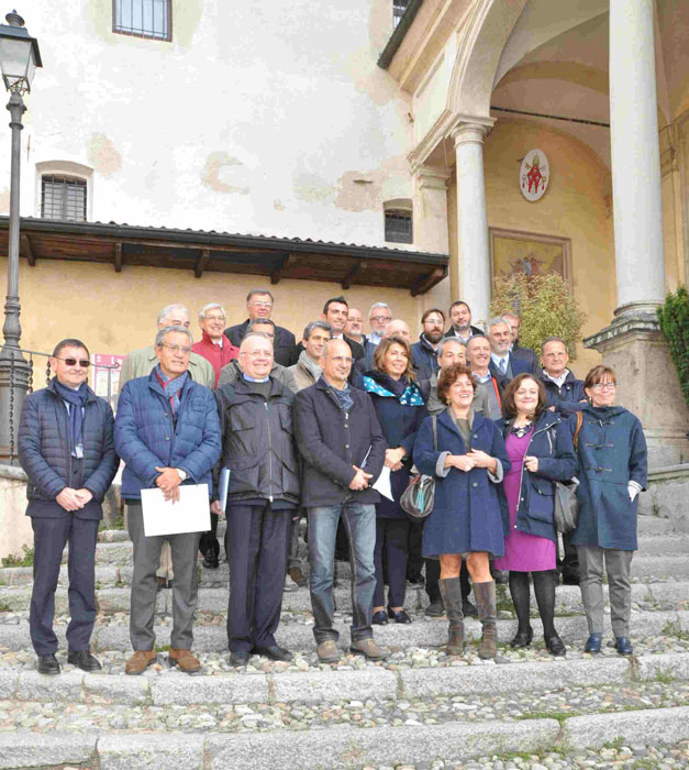 Foto di gruppo dopo la conclusione dei restauri - foto Fumagalli